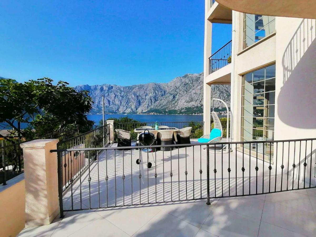 Blue Bay 2 Bedroom Apartment Prcanj Exterior photo
