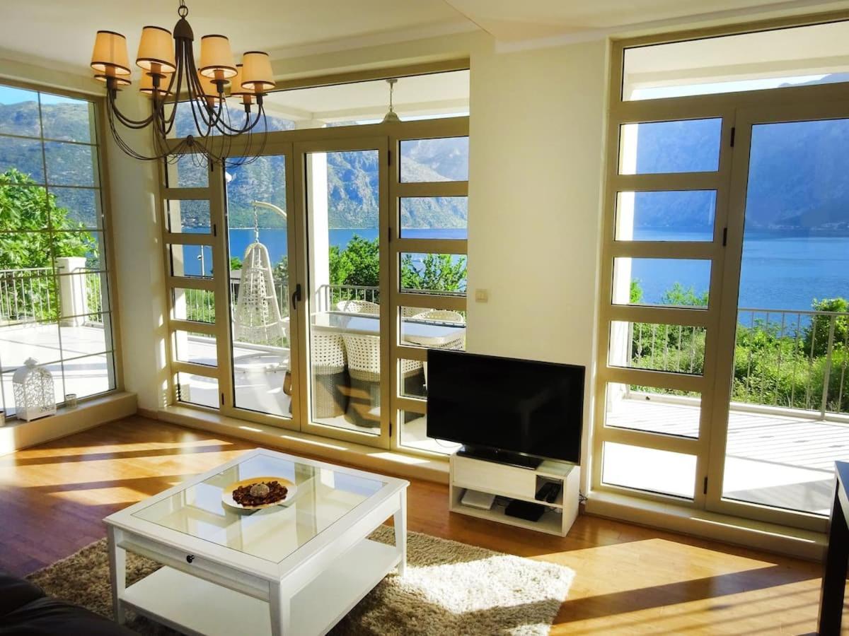 Blue Bay 2 Bedroom Apartment Prcanj Exterior photo